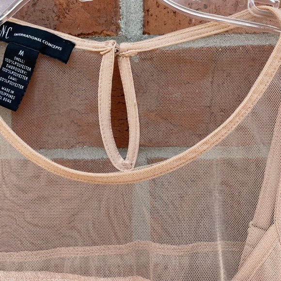 Top Embroidery Floral Size Medium With Camisole - Picture 3 of 9